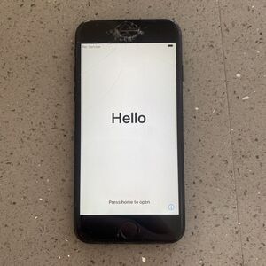 Apple iPhone 7 (A1660) 32 Gb Unlocked Cracked Screen